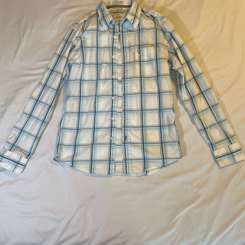 American Eagle Outfitters Blue and White Casual Button Down Shirt